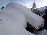 Vergrößern / Details: Aussenansicht eingeschneit